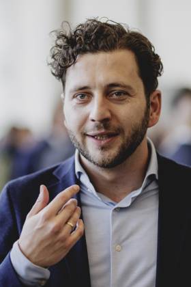 Felix Banaszak, Co-Vorsitzender von Buendnis 90 Die Gruenen, aufgenommen im Rahmen der Konstituierenden Fraktionssitzung von Buendnis 90 Die Gruenen nach der Bundestagswahl in Berlin, 25.02.2025. Berlin Deutschland Copyright: xFlorianxGaertnerx