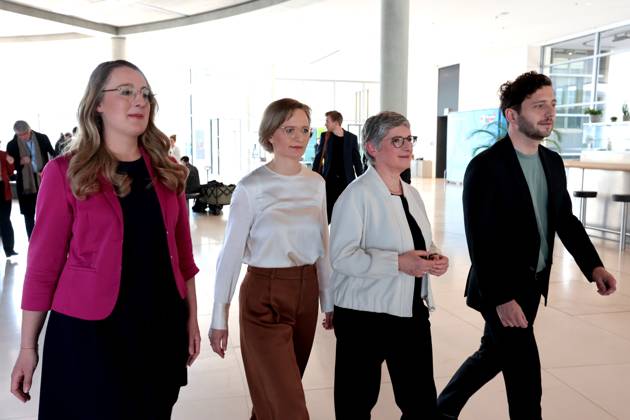Franziska Brantner, Co-Vorsitzende Buendnis 90 Die Gruenen, Katharina Droege, Co-Vorsitzende der Buendnis 90 Die Gruenen Bundestagsfraktion, Britta Hasselmann, Co-Vorsitzende der Buendnis 90 Die Gruenen Bundestagsfraktion, Felix Banaszak, Co-Vorsitzender Buendnis 90 Die Gruenen, gemeinsames Statement des Bundesvorstandes und der Bundestagsfraktion der Grünen, DEU, Berlin, 10.03.2025