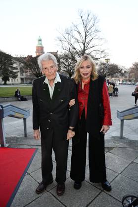 Klaus Bresser mit Ehefrau Evelyn Bresser bei der Premiere zum Theaterstück Sherlock Holmes: Der Fall Moriarty in der Komödie am Kurfürstendamm im Ernst-Reuter-Saal. Berlin, 09.03.2025 Berlin Germany Copyright: xMatthiasxWehnertx
