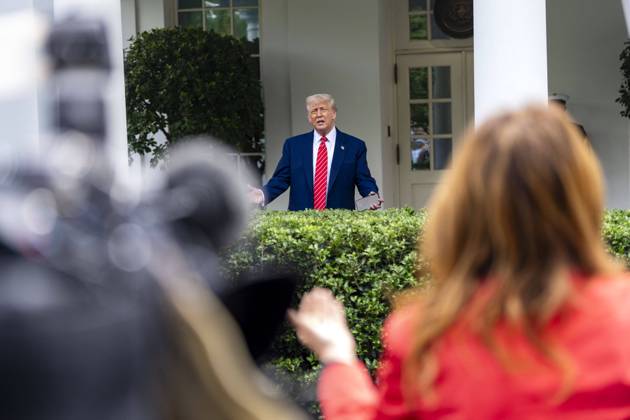 President Donald Trump Speaks with Reporters Outside Oval President Donald Trump answers questions from reporters outside the West Wing of the White House in Washington, DC on Thursday, May 8, 2025. Photo by Bonnie Cash Pool ABACAPRESS.COM WASHINGTON DC United States Copyright: xPool ABACAx