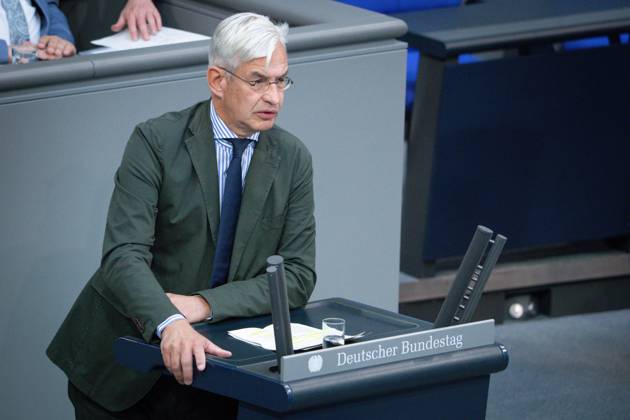 Deutscher Bundestag, 4. Plenarsitzung Mathias Middelberg (CDU) im Portrait bei seiner Rede zum Tagesordnungspunkt Finanzen und Haushalt bei der 4. Sitzung des Deutschen Bundestag in Berlin, 15.05.2025 Berlin Berlin Deutschland