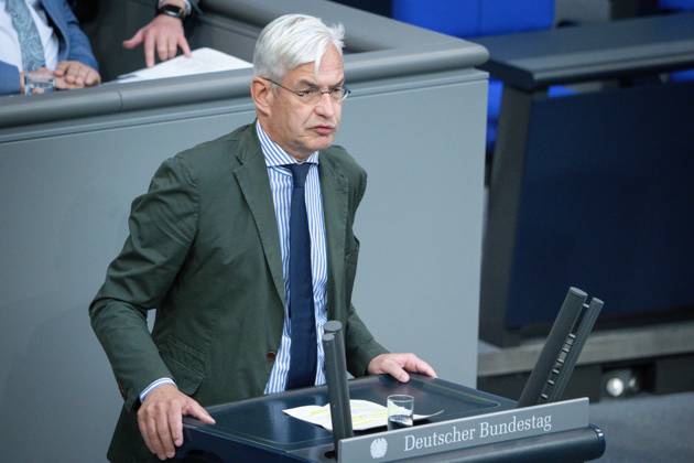 Deutscher Bundestag, 4. Plenarsitzung Mathias Middelberg (CDU) im Portrait bei seiner Rede zum Tagesordnungspunkt Finanzen und Haushalt bei der 4. Sitzung des Deutschen Bundestag in Berlin, 15.05.2025 Berlin Berlin Deutschland