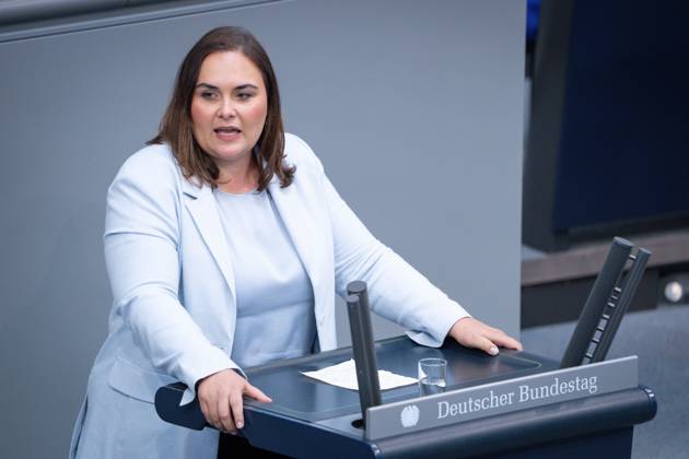 Deutscher Bundestag, 4. Plenarsitzung Isabel Cademartori (SPD) bei ihrer Rede zum Tagesordnungspunkt Verkehr bei der 4. Sitzung des Deutschen Bundestag in Berlin, 15.05.2025 Berlin Berlin Deutschland