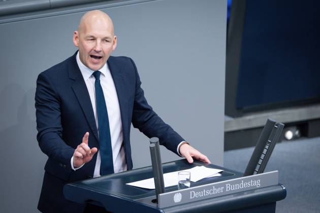 Deutscher Bundestag, 4. Plenarsitzung Marc Biadacz (CDU) im Portrait bei seiner Rede mit besonderer Geste zum Tagesordnungspunkt Arbeit und Soziales bei der 4. Sitzung des Deutschen Bundestag in Berlin, 15.05.2025 Berlin Berlin Deutschland