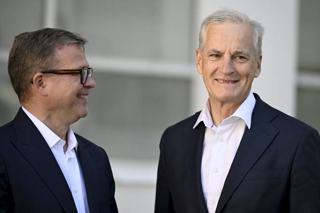 Finnish Prime Minister Petteri Orpo (L) welcomes Norwegian Prime Minister Jonas Gahr Störe at the Nordic Prime Ministers Summer Meeting at the Paimio Sanatorium in Paimio, Finland, on May 26, 2025. Finland and Åland together host the informal summer meeting. The discussions of the meeting will focus on two themes: competitiveness and strengthening comprehensive security. Paimio Finland Copyright: xRonixRekomaax LKFTJK20250526113541XCND