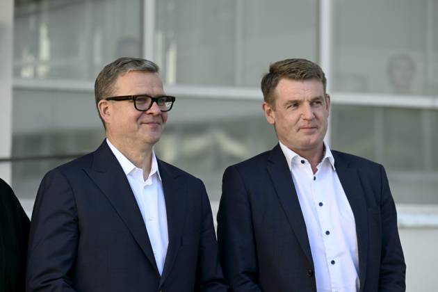 Finnish Prime Minister Petteri Orpo (L) welcomes Prime Minister Aksel Vilhelmson Johannesen of the Faroe Islands at the Nordic Prime Ministers Summer Meeting at the Paimio Sanatorium in Paimio, Finland, on May 26, 2025. Finland and Åland together host the informal summer meeting. The discussions of the meeting will focus on two themes: competitiveness and strengthening comprehensive security. Paimio Finland Copyright: xRonixRekomaax LKFTJK20250526112825ZHZG