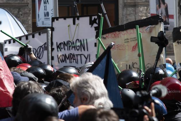 Foto IPP Diego Nangano Cappello Roma 26-05-2025 Manifestazione Contro il DDL Sicurezza nella foto: momento di tensione durante la manifestazione Italy Photo Press - World Copyright