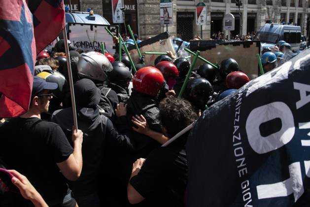 Foto IPP Diego Nangano Cappello Roma 26-05-2025 Manifestazione Contro il DDL Sicurezza nella foto: momento di tensione durante la manifestazione Italy Photo Press - World Copyright