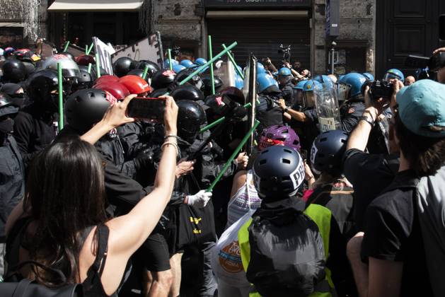 Foto IPP Diego Nangano Cappello Roma 26-05-2025 Manifestazione Contro il DDL Sicurezza nella foto: momento di tensione durante la manifestazione Italy Photo Press - World Copyright