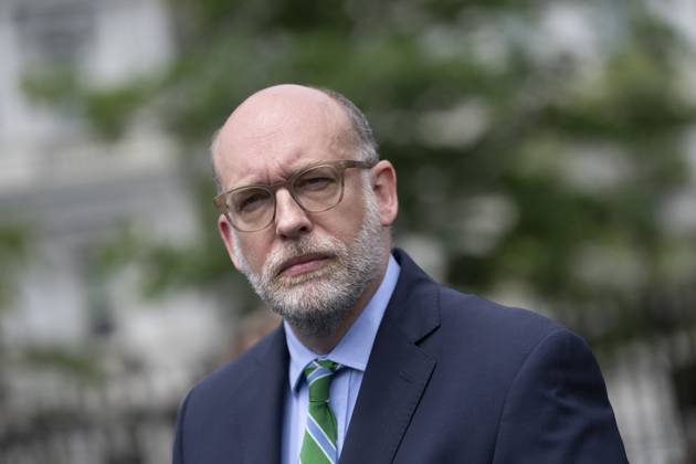 Russell Vought, Director, Office of Management and Budget (OMB) speaks to the media Russell Vought, Director, Office of Management and Budget (OMB) speaks to the media at the White House in Washington, DC, May 22, 2025. Credit: Chris Kleponis CNP AdMedia Washington District of Columbia United States of America EDITORIAL USE ONLY Copyright: xx CKB07170 CNP AdMediax admphotostwo932758