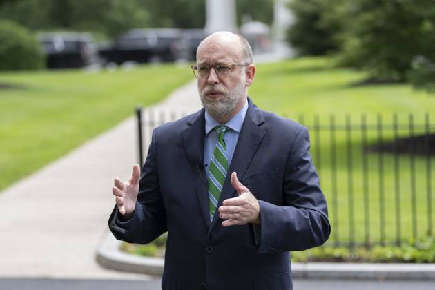 Russell Vought, Director, Office of Management and Budget (OMB) speaks to the media Russell Vought, Director, Office of Management and Budget (OMB) speaks to the media at the White House in Washington, DC, May 22, 2025. Credit: Chris Kleponis CNP AdMedia Washington District of Columbia United States of America EDITORIAL USE ONLY Copyright: xx CKB06978 CNP AdMediax admphotostwo932769
