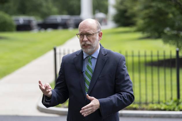Russell Vought, Director, Office of Management and Budget (OMB) speaks to the media Russell Vought, Director, Office of Management and Budget (OMB) speaks to the media at the White House in Washington, DC, May 22, 2025. Credit: Chris Kleponis CNP AdMedia Washington District of Columbia United States of America EDITORIAL USE ONLY Copyright: xx CKB06968 CNP AdMediax admphotostwo932776
