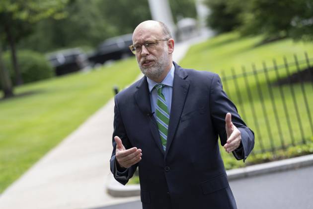 Russell Vought, Director, Office of Management and Budget (OMB) speaks to the media Russell Vought, Director, Office of Management and Budget (OMB) speaks to the media at the White House in Washington, DC, May 22, 2025. Credit: Chris Kleponis CNP AdMedia Washington District of Columbia United States of America EDITORIAL USE ONLY Copyright: xx CKB07002 CNP AdMediax admphotostwo932779