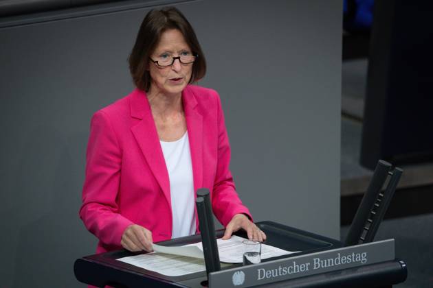 Deutscher Bundestag, 10. Plenarsitzung Sandra Carstensen (CDU) im Portrait bei ihrer Rede zum Tagesordnungspunkt Aufhebung des Lieferkettensorgfaltspflichtengesetz bei der 10. Sitzung des Deutschen Bundestag in Berlin, 05.06.2025 Berlin Berlin Deutschland