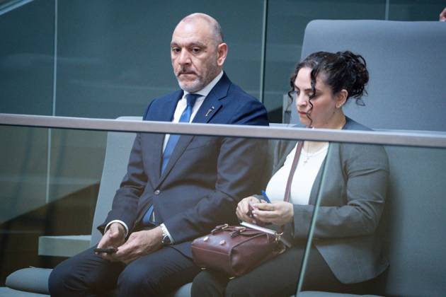Deutscher Bundestag, 10. Plenarsitzung Laith Arafeh palaestinensische Botschafter in Deutschland auf der Ehrentribuene zum Tagesordnungspunkt Aktuelle Stunde zur humanitaeren Katastrophe in Gaza bei der 10. Sitzung des Deutschen Bundestag in Berlin, 05.06.2025 Berlin Berlin Deutschland