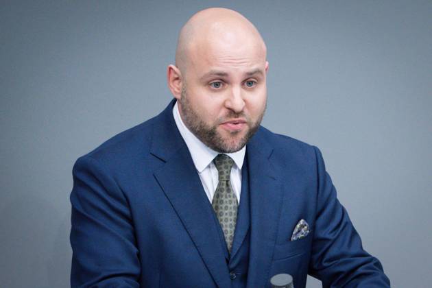Deutscher Bundestag, 10. Plenarsitzung Markus Frohnmaier (AfD) im Portrait bei seiner Rede zum Tagesordnungspunkt Aktuelle Stunde zur humanitaeren Katastrophe in Gaza bei der 10. Sitzung des Deutschen Bundestag in Berlin, 05.06.2025 Berlin Berlin Deutschland