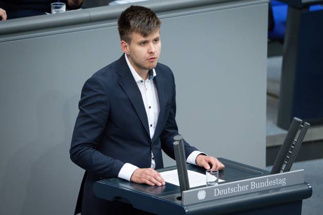 Deutscher Bundestag, 10. Plenarsitzung Max Lucks (Gruene) im Portrait bei seiner Rede zum Tagesordnungspunkt Aktuelle Stunde zur humanitaeren Katastrophe in Gaza bei der 10. Sitzung des Deutschen Bundestag in Berlin, 05.06.2025 Berlin Berlin Deutschland