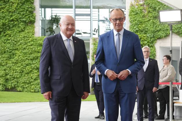Bundeskanzler Merz empfaengt den Oesterreichischen Bundeskanzler Stocker Bundeskanzler Friedrich Merz gemeinsam mit Bundeskanzler Chistian Stocker bei der Ankunft im Bundeskanzleramt, Berlin, 27.06.2025 Berlin Berlin Deutschland