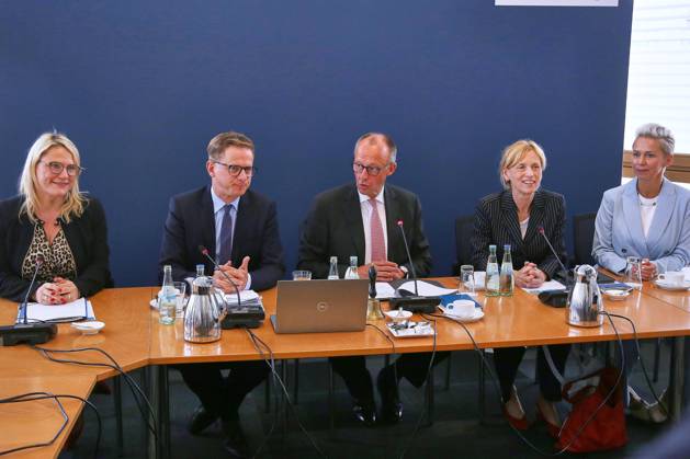 Berlin, Deutschland, 07.07.2025: Konrad-Adenauer-Haus: CDU-Bundesvorstandssitzung: L-R: Christina Stumpp, Carsten Linnemann, Bundeskanzler Friedrich Merz (CDU), Bundesministerin für Bildung, Familie, Senioren, Frauen und Jugend Karin Prien (CDU), Silvia Breher Copyright: xdtsxNachrichtenagenturx dts_73768