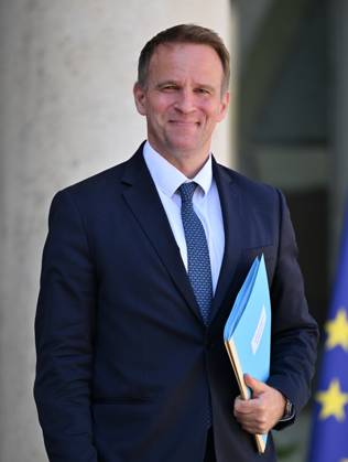 French government weekly cabinet meeting PARIS, FRANCE - AUGUST 27: French Minister in charge of Industry and Energy Marc Ferracci leaves following the weekly cabinet meeting at the Elysee Palace in Paris, France on August 27, 2025. Mustafa Yalcin Anadolu Paris France. Editorial use only. Please get in touch for any other usage. Copyright: x2025xAnadoluxMustafaxYalcinx