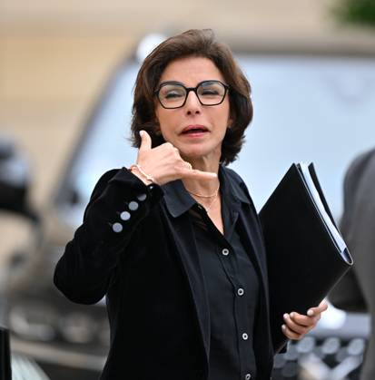 French government weekly cabinet meeting PARIS, FRANCE - SEPTEMBER 3: French Minister of Culture Rachida Dati leaves following the weekly cabinet meeting at the Elysee Palace in Paris, France on September 3, 2025. Mustafa Yalcin Anadolu Paris France. Editorial use only. Please get in touch for any other usage. Copyright: x2025xAnadoluxMustafaxYalcinx
