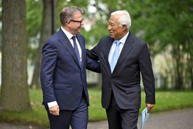 Finnish Prime Minister Petteri Orpo (L) welcomed visiting European Council President Antonio Costa before their meeting at the Prime Minister s official residence Kesäranta in Helsinki, Finland on September 8, 2025. Helsinki Finland Copyright: xRonixRekomaax LKFTJK20250908093431FGJT