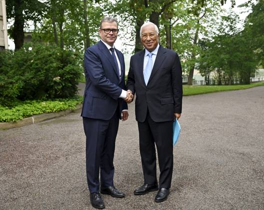 Finnish Prime Minister Petteri Orpo (L) welcomed visiting European Council President Antonio Costa before their meeting at the Prime Minister s official residence Kesäranta in Helsinki, Finland on September 8, 2025. Helsinki Finland Copyright: xRonixRekomaax LKFTJK20250908092426JKRP