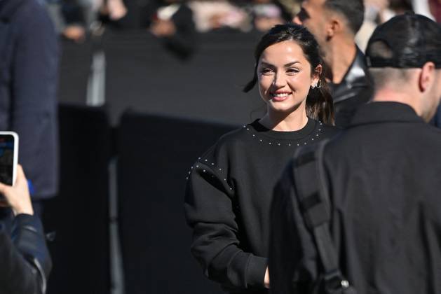 PFW Louis Vuitton Outside Arrivals Ana De Armas arriving at Louis Vuitton Fashion Show during Paris Fashion Week in Paris, France on September 30, 2025. Photo by Julien Reynaud APS-Medias ABACAPRESS.COM Paris France Copyright: xReynaudxJulien APS-Medias ABACAx