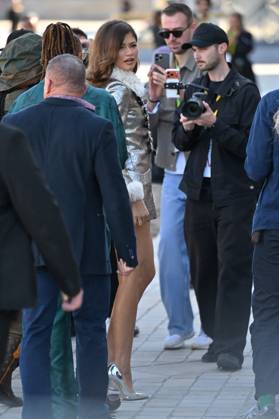 PFW Louis Vuitton Outside Arrivals Zendaya arriving at Louis Vuitton Fashion Show during Paris Fashion Week in Paris, France on September 30, 2025. Photo by Julien Reynaud APS-Medias ABACAPRESS.COM Paris France Copyright: xReynaudxJulien APS-Medias ABACAx