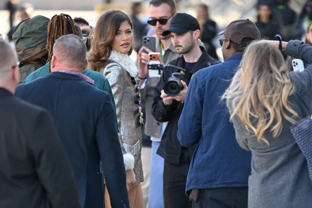 PFW Louis Vuitton Outside Arrivals Zendaya arriving at Louis Vuitton Fashion Show during Paris Fashion Week in Paris, France on September 30, 2025. Photo by Julien Reynaud APS-Medias ABACAPRESS.COM Paris France Copyright: xReynaudxJulien APS-Medias ABACAx