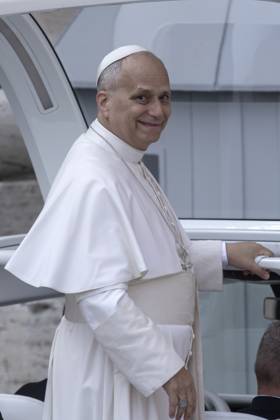 October 5, 2025, Vatican City, Vatican: Pope Leo XIV waves from the popemobile at the end of a Mass for the Jubilee of the Missions and of Migrants in St. Peter s square at the Vatican Vatican City Vatican - ZUMAs197 20251005_aaa_s197_606 Copyright: xMariaxGraziaxPicciarellax