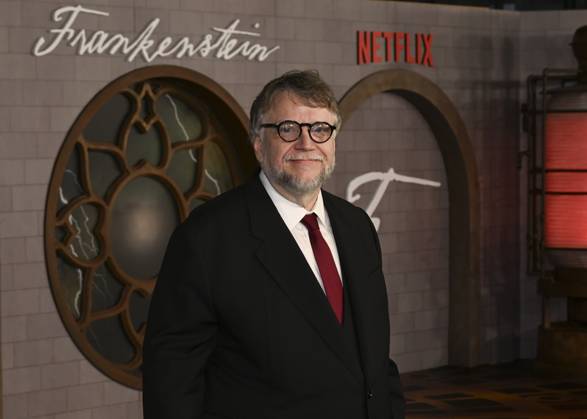 October 6, 2025, Los Angeles, California, USA: Mexican filmmaker, author, and artist GUILLERMO DEL TORO attends Los Angeles red carpet premiere of Netflix s Frankenstein Los Angeles USA - ZUMAb173 20251006_aap_b173_220 Copyright: xBillyxBennightx