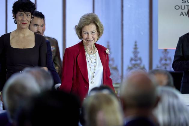 October 8, 2025, Madrid, Madrid, SPAIN: QUEEN SOFÃªA attends MAPFRE Foundation awards Madrid SPAIN - ZUMAc260 20251008_zep_c260_005 Copyright: xMikexChicorrox