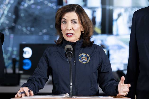 October 9, 2025, New York City, New York, United States: New York State Governor KATHY HOCHUL (D) speaking about Federal funding cuts at the Metropolitan Transportation Authority (MTA) Headquarters building in New York City. New York City United States - ZUMAb161 20251009_aap_b161_002 Copyright: xMichaelxBrochsteinx
