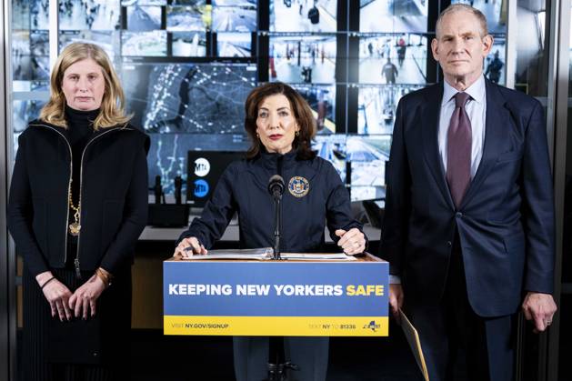 October 9, 2025, New York City, New York, United States: New York State Governor KATHY HOCHUL (D) speaking (with New York City Police Commissioner JESSICA TISCH on the left and Metropolitan Transportation Authority Chair and CEO JANNO LIEBER on the right) about Federal funding cuts at the Metropolitan Transportation Authority (MTA) Headquarters building in New York City. New York City United States - ZUMAb161 20251009_aap_b161_011 Copyright: xMichaelxBrochsteinx
