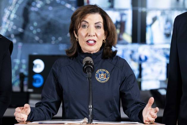 October 9, 2025, New York City, New York, United States: New York State Governor KATHY HOCHUL (D) speaking about Federal funding cuts at the Metropolitan Transportation Authority (MTA) Headquarters building in New York City. New York City United States - ZUMAb161 20251009_aap_b161_013 Copyright: xMichaelxBrochsteinx