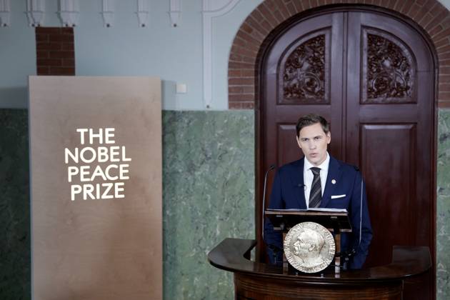 Nobels Fredspris 2025 Oslo 20251010. Nobelkomiteens leder, Jorgen Watne Frydnes, kunngjor at Venezuelas opposisjonsleder Maria Corina Machado er vinneren av Nobels fredspris for 2025. Kunngjoringen finner sted ved Nobelinstituttet i Oslo fredag. Foto: Rodrigo Freitas NTB Oslo Norge Oet9iXCFMmk EDITORIAL USE ONLY Ref:_POLOet9iXCFMmk.jpg Copyright: xRodrigoxFreitasx xNTBx
