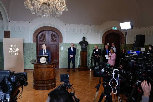 Nobels Fredspris 2025 Oslo 20251010. Nobelkomiteens leder, Jorgen Watne Frydnes, kunngjor at Venezuelas opposisjonsleder Maria Corina Machado er vinneren av Nobels fredspris for 2025. Kunngjoringen finner sted ved Nobelinstituttet i Oslo fredag. Foto: Rodrigo Freitas NTB Oslo Norge sDv3Dr2SmOs EDITORIAL USE ONLY Ref:_POLsDv3Dr2SmOs.jpg Copyright: xRodrigoxFreitasx xNTBx