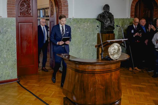 Nobels Fredspris 2025 Oslo 20251010. Nobelkomiteens leder, Jorgen Watne Frydnes, kunngjor at Venezuelas opposisjonsleder Maria Corina Machado er vinneren av Nobels fredspris for 2025. Kunngjoringen finner sted ved Nobelinstituttet i Oslo fredag. Foto: Jonas Faeste Laksekjon NTB Oslo Norge Rs2eyxMPmjM EDITORIAL USE ONLY Ref:_POLRs2eyxMPmjM.jpg Copyright: xJonasxFaestexLaksekjonx xNTBx