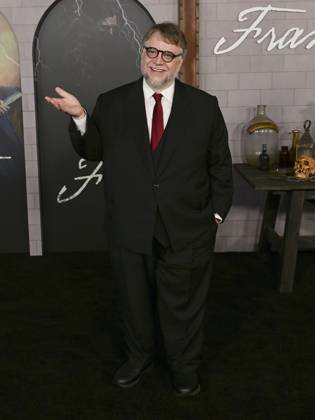 October 6, 2025, Los Angeles, California, USA: Mexican filmmaker, author, and artist GUILLERMO DEL TORO attends the Los Angeles red carpet premiere of Netflix s Frankenstein Los Angeles USA - ZUMAb173 20251006_aap_b173_257 Copyright: xBillyxBennightx