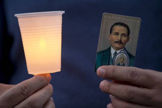 October 11, 2025, Madrid, Madrid, Spain: Members of the Venezuelan community in Madrid holding candles and Venezuelan flags in Opera Square in downtown Madrid, during a vigil to pray the rosary for the beatification of Venezuelans Jose Gregorio Hernandez and Carmen Rendiles on October 19, 2027, in St. Peter s Square, Rome. Madrid Spain - ZUMAs296 20251011_znp_s296_009 Copyright: xLuisxSotox