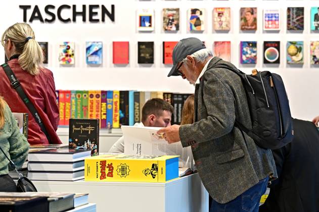 Frankfurter Buchmesse 2025. Besucher der Frankfurter Buchmesse am 15.10.2025. 20251015MWI090882