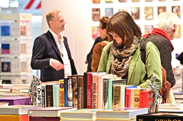 Frankfurter Buchmesse 2025. Besucher der Frankfurter Buchmesse am 15.10.2025. 20251015MWI090887