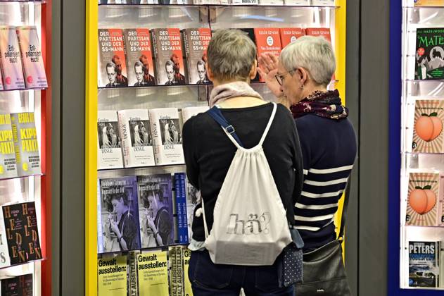 Frankfurter Buchmesse 2025. Besucher der Frankfurter Buchmesse am 15.10.2025. 20251015MWI090890