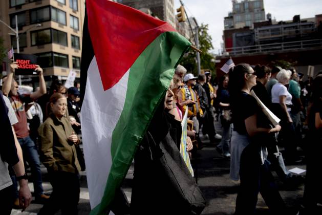 October 18, 2025, New York, New York, USA: Protesters march down Broadway during the â€oeNo Kings†rally in New York, Saturday, Oct. 18, 2025. The demonstration began in Times Square and ended in Union Square, drawing an estimated 50,000 people who joined others across the country calling for the protection of democratic institutions and denouncing authoritarian leadership. Organizers said more than 5 million people participated in over 2,000 marches nationwide. New York USA - ZUMAa306 20251018_znp_a306_009 Copyright: xJavierxAlvarezx