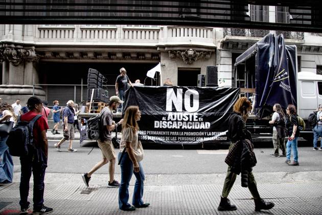 October 22, 2025, Buenos Aires, Buenos Aires, Argentina: The Disability collective is marching from the National Congress to the Ministry of Health, demanding that Milei s government comply with the Emergency Disability Law. Buenos Aires Argentina - ZUMAr233 20251022_zip_r233_005 Copyright: xMatiasxRosinganax