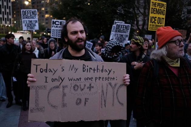 October 22, 2025, New York, New York, USA: A protester holds a sign saying â€oeTodayâ€⠢s My Birthday, I only want one present: ICE out of NYC†during a demonstration at Foley Square, in New York, on Wednesday, Oct. 22, 2025. This response comes after more than 50 federal agents arrested immigrant vendors at Canal Street, lower Manhattan, on Tuesday. New York USA - ZUMAs368 20251022_zip_s368_012 Copyright: xMarcoxPostigoxStorelx