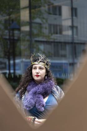 October 28, 2025, New York, New York, USA: A demonstrator wearing a crown dresses up as Queen Governor Hochul while others hold crown shaped signs at a rally and picket against the Governor s recent climate policy announcement outside Hochul s New York City office in Midtown Manhattan. Climate activists say President Trump isn t a king and Governor Hochul isn t a Queen after she announced plans to delay the implementation of a state law set to begin January 1st that ends gas use in new construction. Demonstrators also denounce what they call the Governor s lurch to Trumpism for fast tracking the permitting for a fracked gas pipeline. The peaceful protest is organized by New York Communities For Change, Food and Water Watch NY and NYPIRG - ZUMAr174 20251028_znp_r174_004 Copyright: xGinaxMxRandazzox