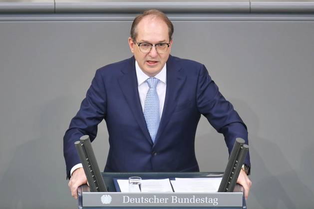 News Bilder des Tages Berlin, Deutschland, 06.11.2025: Deutscher Bundestag: 37. Bundestagssitzung: Bundesminister des Innern Alexander Dobrindt (CSU) Copyright: xdtsxNachrichtenagenturx dts_92098
