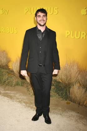 RJ Mitte bei der Premiere der Apple TV+ Serie Pluribus - Glück ist ansteckend im DGA Theater Complex. Los Angeles, 04.11.2025